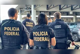 Agentes da Força Integrada cumprem mandados de busca e apreensão durante a Operação Custos Legis, em Belém.