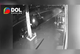 A pista molhada pode ter contribuído para o acidente, dificultando a condução do veículo.