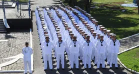 Para participar da seleção é necessário ter ensino médio completo, idade entre 18 e 22 anos até o dia 30 de julho de 2027, além de altura entre 1,54m e 2m.