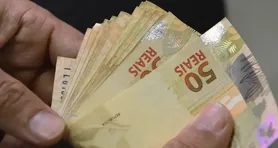 O abono salarial é um benefício anual de até um salário mínimo.