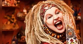 Em uma entrevista a RedeTV! Elke contou um pouco sobre a verdadeira origem do Papai Noel.