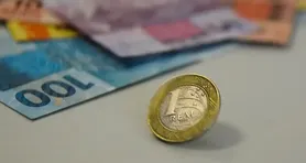 Caso confirmado, o novo valor representaria um aumento de aproximadamente 5,9% em relação ao piso atual.