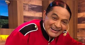 Faxinildo, humorista do SBT, segue em recuperação após procedimento cardíaco.