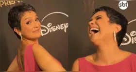 Sandra Annenberg posa no tapete vermelho do Troféu Imprensa e conquista elogios pela elegância e sofisticação do look.