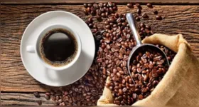 O uso de garrafas térmicas adequadas ajuda a preservar o sabor e o aroma do café ao longo do dia