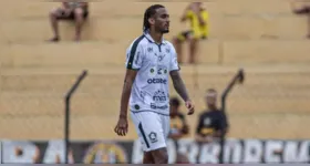 Kayky Almeida foi um dos destaques do Remo durante sua passagem por empréstimo, consolidando-se como peça importante da defesa azulina