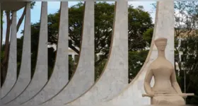 Sob investigação do STF e da Polícia Federal, servidores públicos são suspeitos de acessar e vazar ilegalmente dados fiscais de autoridades e familiares de ministros.