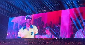 Bad Bunny vestiu camisa da seleção em primeiro show no Brasil
