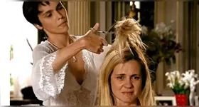 Adriana Esteves e Débora Falalabella como Carminha e Nina, em Avenida Brasil