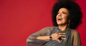 A estreia acontece em grande estilo na Casa de Francisca, em São Paulo