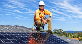 Profissionais que investem em cursos rápidos de capacitação encontram um cenário de pleno emprego