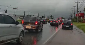 Chuva intensa dificulta a visibilidade e o trafego no retorno do feriado