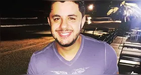 Semelhança entre o adolescente e o cantor emociona fãs nas redes