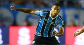 Lateral-direito chega por empréstimo do Grêmio por um ano e passa a integrar o elenco azulino para a temporada 2026.