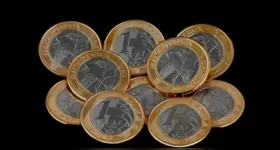 De troco esquecido a item de colecionador: moedas raras de 1 real podem alcançar valores de até R$ 8 mil no mercado especializado.