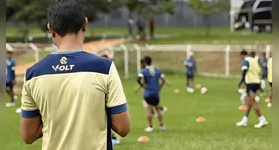 Remo faz treino estratégico no CT do Vila Nova, em Goiânia.
