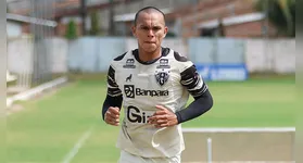 Entre os jogadores que buscam espaço no grupo principal está o atacante Miguel Ângelo, de 19 anos.