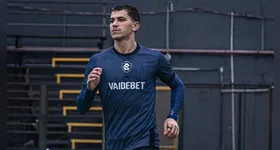 Vitor Bueno iniciou a transição física antes de retornar aos gramados