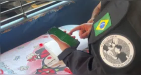 Durante as diligências da operação, um homem foi preso em flagrante por armazenar, em um aparelho celular, material contendo abuso sexual contra crianças e adolescentes.