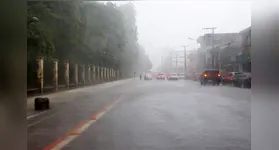 Durante 28h, choveu quase metade do previsto para o mês de abril em Belém.