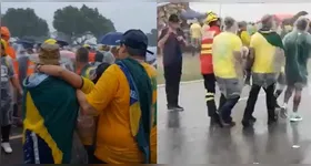 Dezenas de pessoas ficaram feridas após serem atingidas por raio