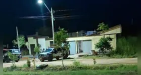 Uma intervenção policial terminou com um homem morto na noite da última segunda-feira (16),