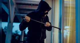 A família do jovem atribui sua agilidade à calma sob pressão e ao instinto de proteção.