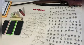 Material encontrado em posse dos suspeitos