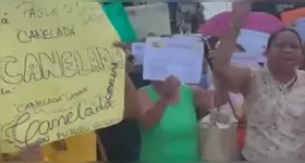 Confeiteiras protestam em frente à sede da Prefeitura de Ananindeua e cobram pagamento de auxílio financeiro prometido pelo prefeito Daniel Santos após curso de capacitação