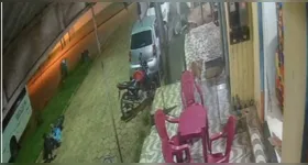 Polícia investiga ataque a tiros ocorrido nas proximidades do terminal rodoviário de Tucumã, no sul do Pará, que deixou três pessoas feridas em estado grave.