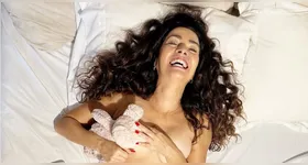 Para comemorar a chegada de mais um ano, a artista compartilhou dois cliques em seu perfil no Instagram.