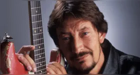 Cantor britânico morreu aos 74 anos e deixou um legado de clássicos da música internacional.