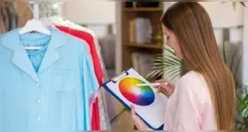 Vermelho simboliza iniciativa, coragem e movimento, principais energias do ano 1 que rege 2026.