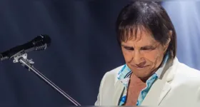 Roberto Carlos sofreu um acidente de carro. Equipe se pronunciou sobre o estado de saúde do cantor.