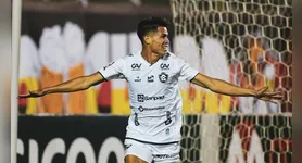 Lucas Tocantins marcou um dos gols do Remo sobre o Vitória, no Barradão, em 2021.