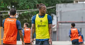 Atacante Eduardo Melo deve ser titular na estreia do Parazão.