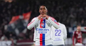 Brasileiro Endrick cresce no clube francês a cinco meses da Copa do Mundo.