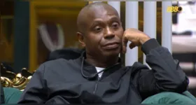 Edilson Capetinha no BBB 26: ex-jogador enfrenta repercussão negativa após fala polêmica, pede desculpas a colega de confinamento e ameaça desistir do reality.
