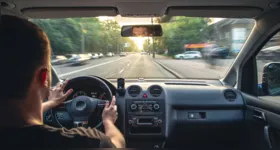 A decisão envolve fatores como renda disponível, existência de descontos e planejamento financeiro