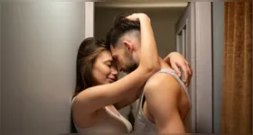 Quando há uma diferença maior entre o tamanho do pênis e a capacidade de acomodação do corpo, o sexo pode gerar incômodo ou até dor.