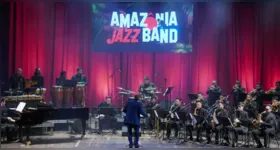 O espetáculo apresentou um repertório que combinou o jazz com ritmos tradicionais da região amazônica, como carimbó, lambada e merengue.