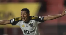 Aos 30 anos, o atacante é esperado em Santos nos próximos dias para a realização de exames médicos