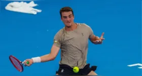 Quem avançar no duelo entre João Fonseca e Tiago Monteiro enfrentará Ignacio Buse na segunda fase.