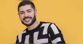 O pipoca comentou que sua mãe e sua irmã já sabiam sobre sua sexualidade, mas o assunto nunca veio à tona em conversas com seu pai