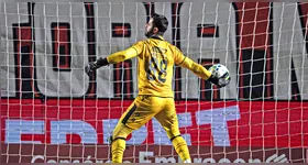 Arqueiro Marcelo Rangel falhou no primeiro gol.