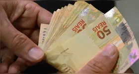 A primeira foi paga até 28 de novembro, conforme a legislação.