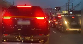 Engarrafamento é quilométrico na BR para saída do Carnaval