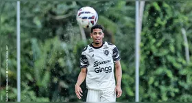 Jogador atravessou a Almirante