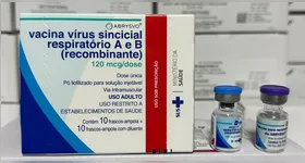 A vacinação é indicada para gestantes a partir da 28ª semana de gestação, equivalente ao início do sétimo mês.