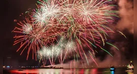 São esperadas cerca de 50 mil pessoas na atração que contará com fogos e shows pirotécnicos para celebrar a virada do ano.